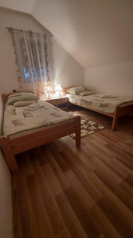Apartment Slap Rakovica Exterior foto